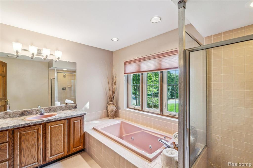 4665 PINE EAGLES Drive, Brighton, MI 48116 — Photo 42