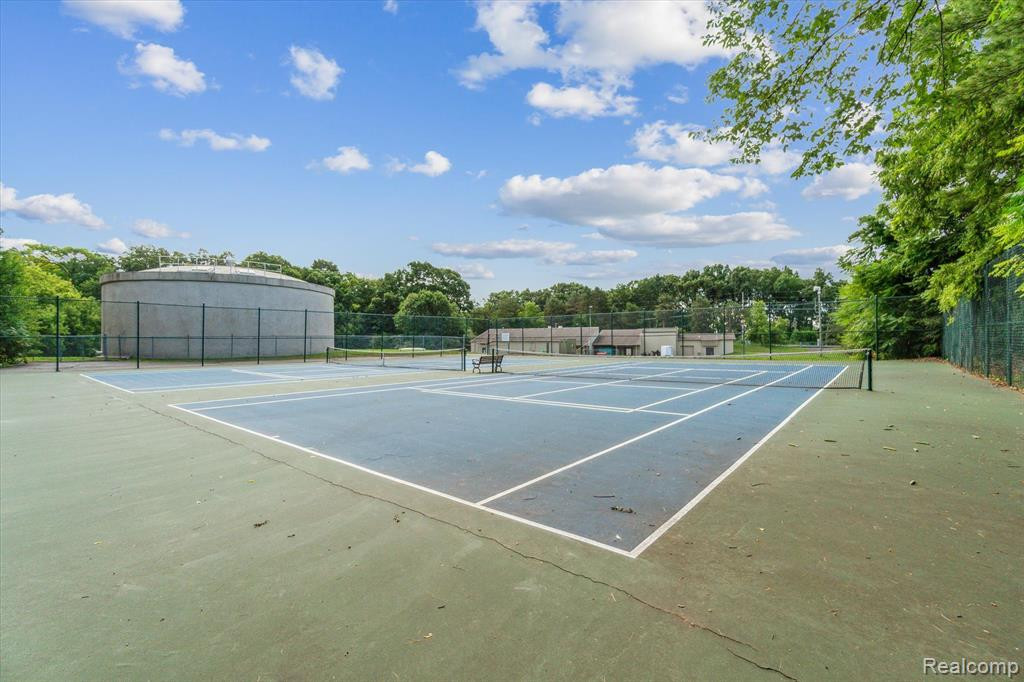 4665 PINE EAGLES Drive, Brighton, MI 48116 — Photo 55