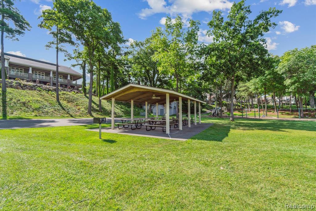 4665 PINE EAGLES Drive, Brighton, MI 48116 — Photo 59