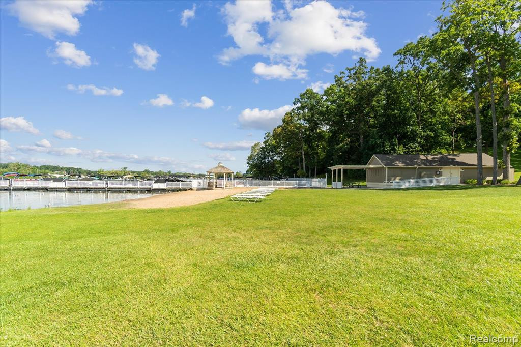 4665 PINE EAGLES Drive, Brighton, MI 48116 — Photo 65