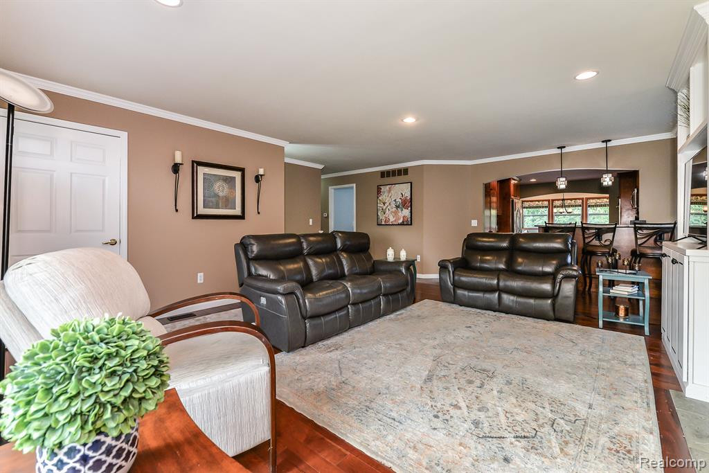 3947 Fox Glen Drive, Ann Arbor, MI 48108 — Photo 8