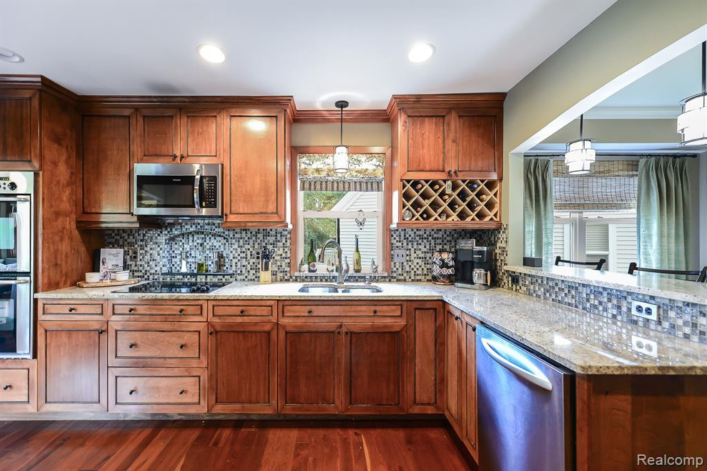 3947 Fox Glen Drive, Ann Arbor, MI 48108 — Photo 11