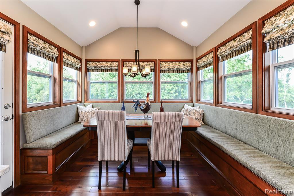 3947 Fox Glen Drive, Ann Arbor, MI 48108 — Photo 12
