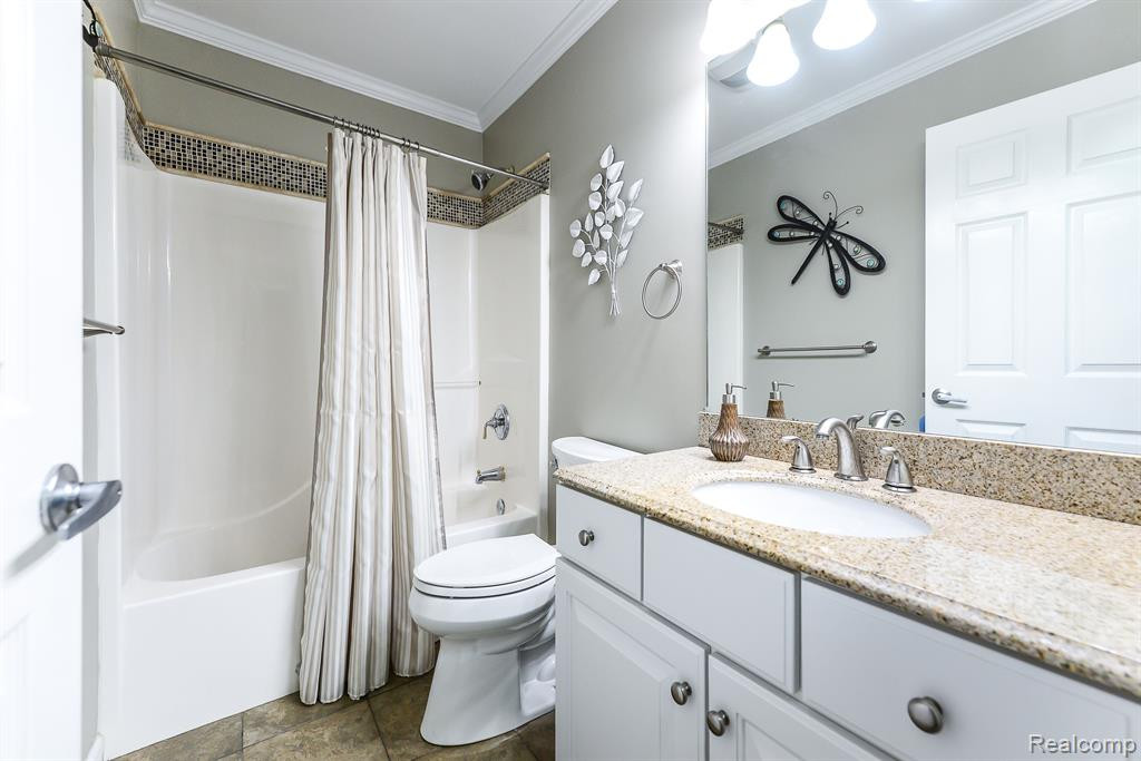 3947 Fox Glen Drive, Ann Arbor, MI 48108 — Photo 13