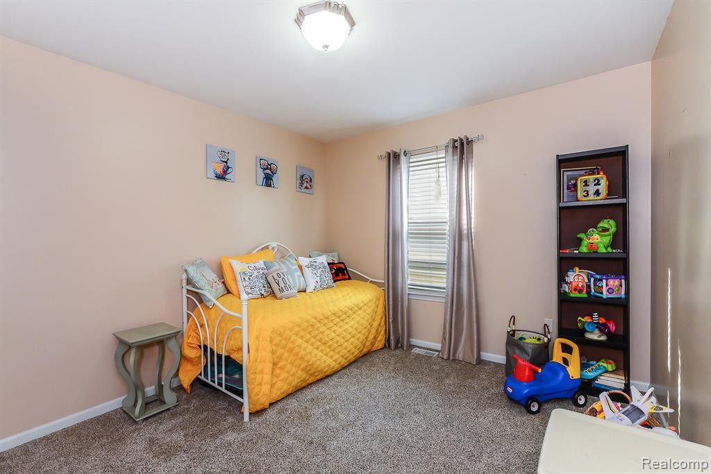 3947 Fox Glen Drive, Ann Arbor, MI 48108 — Photo 15