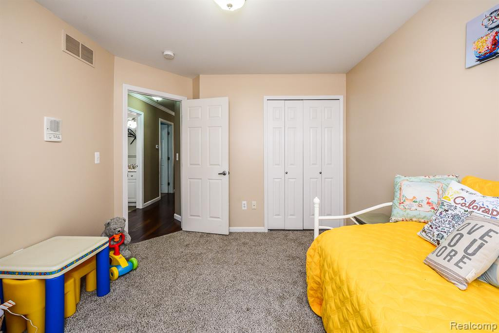 3947 Fox Glen Drive, Ann Arbor, MI 48108 — Photo 16