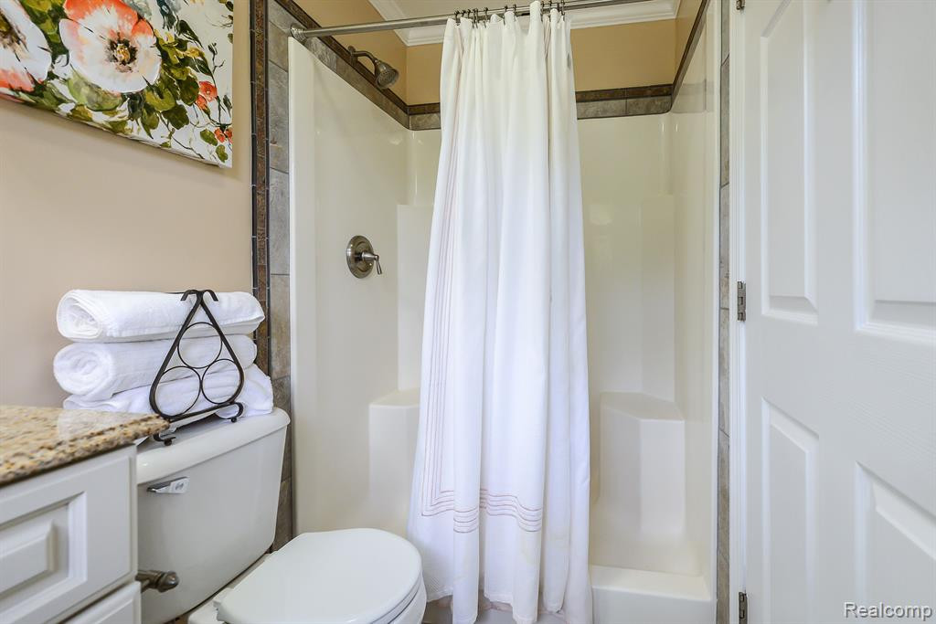 3947 Fox Glen Drive, Ann Arbor, MI 48108 — Photo 20