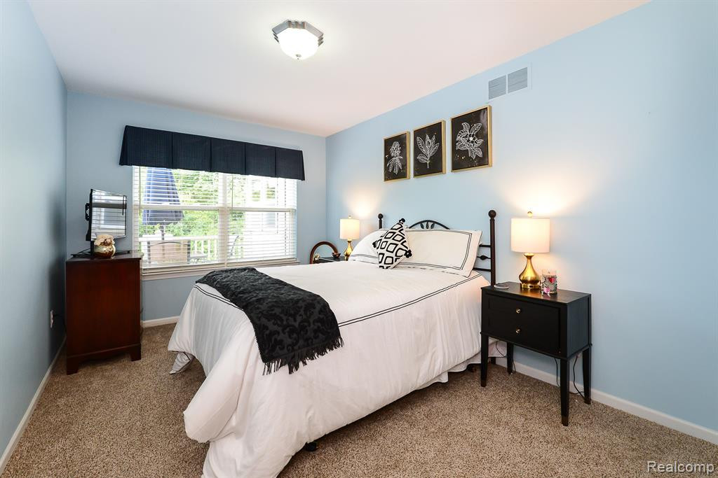 3947 Fox Glen Drive, Ann Arbor, MI 48108 — Photo 21