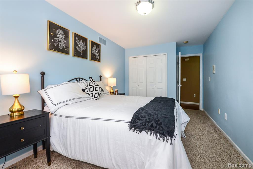 3947 Fox Glen Drive, Ann Arbor, MI 48108 — Photo 22