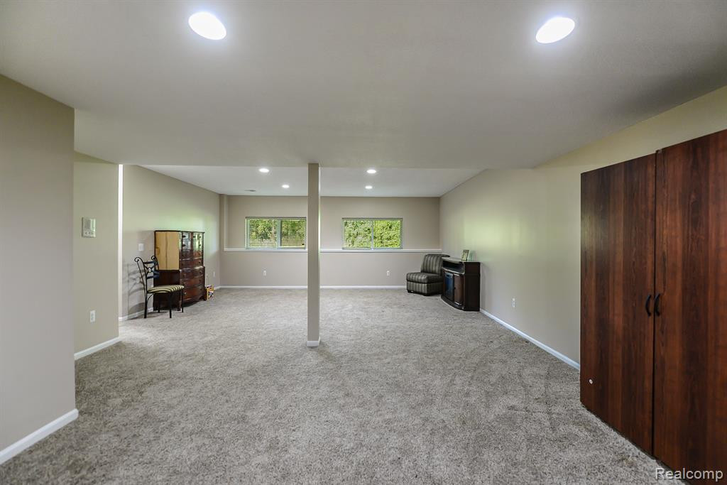 3947 Fox Glen Drive, Ann Arbor, MI 48108 — Photo 23