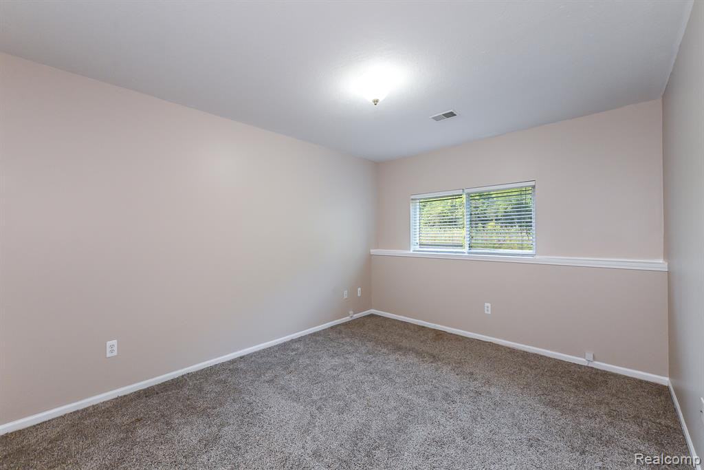 3947 Fox Glen Drive, Ann Arbor, MI 48108 — Photo 26