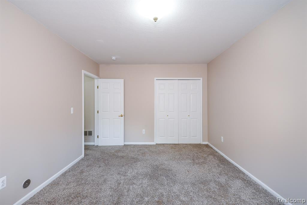 3947 Fox Glen Drive, Ann Arbor, MI 48108 — Photo 27