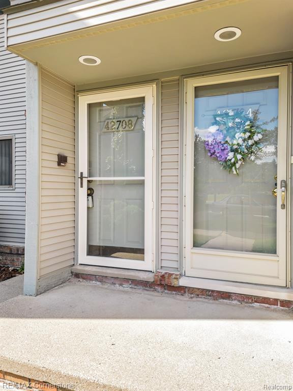 42708 LILLEY POINTE Drive, Canton, MI 48187 — Photo 2