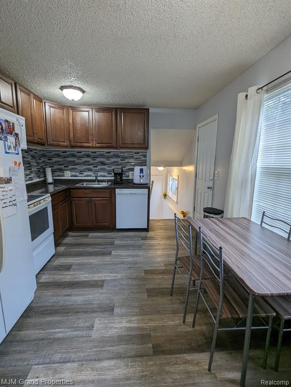 6131 S MOHAWK Avenue, Ypsilanti, MI 48197 — Photo 3