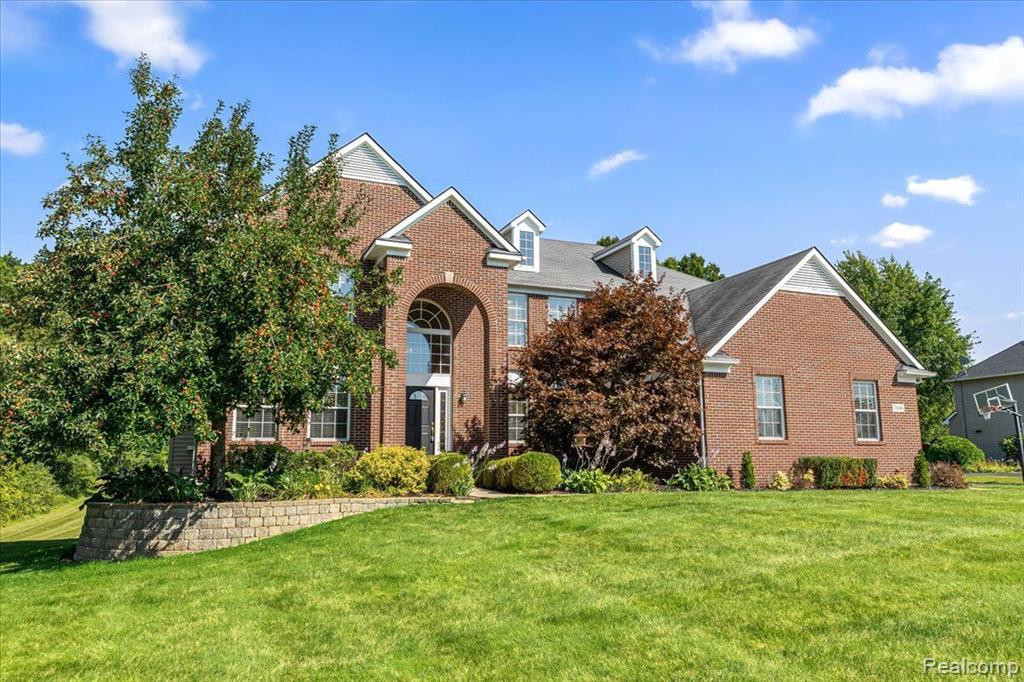 7136 N MEADOWS Trail, Dexter, MI 48130 — Photo 2