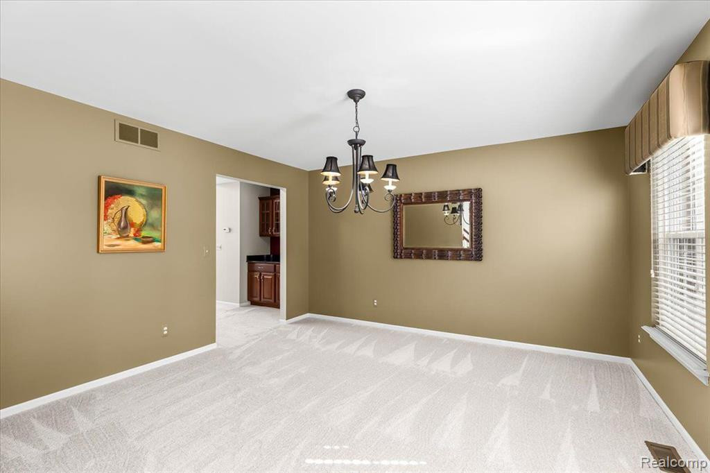7136 N MEADOWS Trail, Dexter, MI 48130 — Photo 7