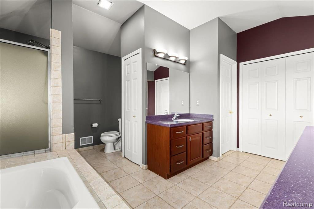 7136 N MEADOWS Trail, Dexter, MI 48130 — Photo 28