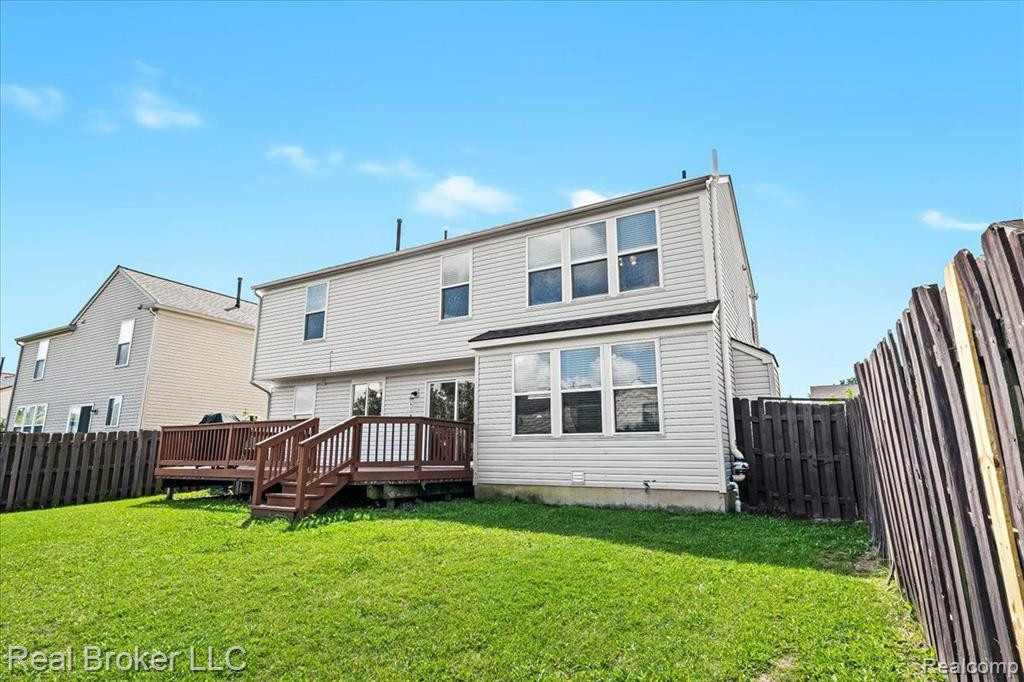 6399 OAKHURST Drive, Ypsilanti, MI 48197 — Photo 4