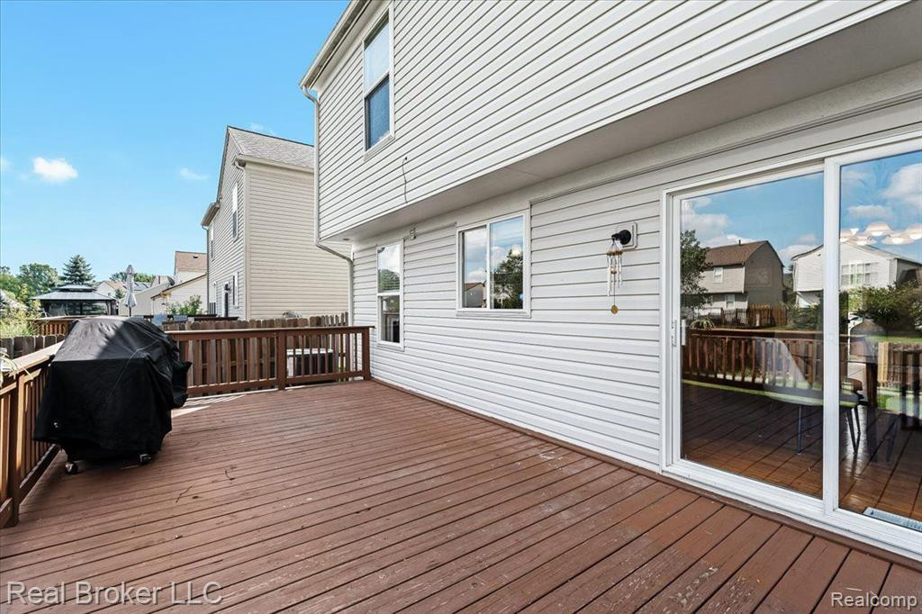 6399 OAKHURST Drive, Ypsilanti, MI 48197 — Photo 6