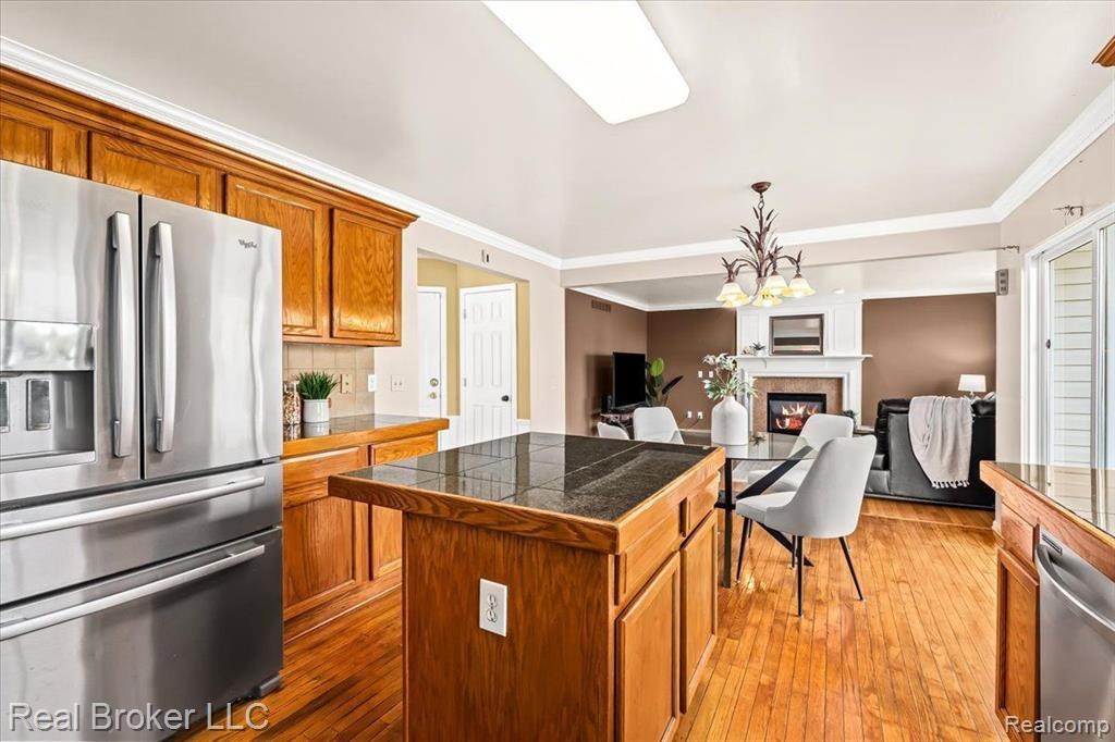 6399 OAKHURST Drive, Ypsilanti, MI 48197 — Photo 17