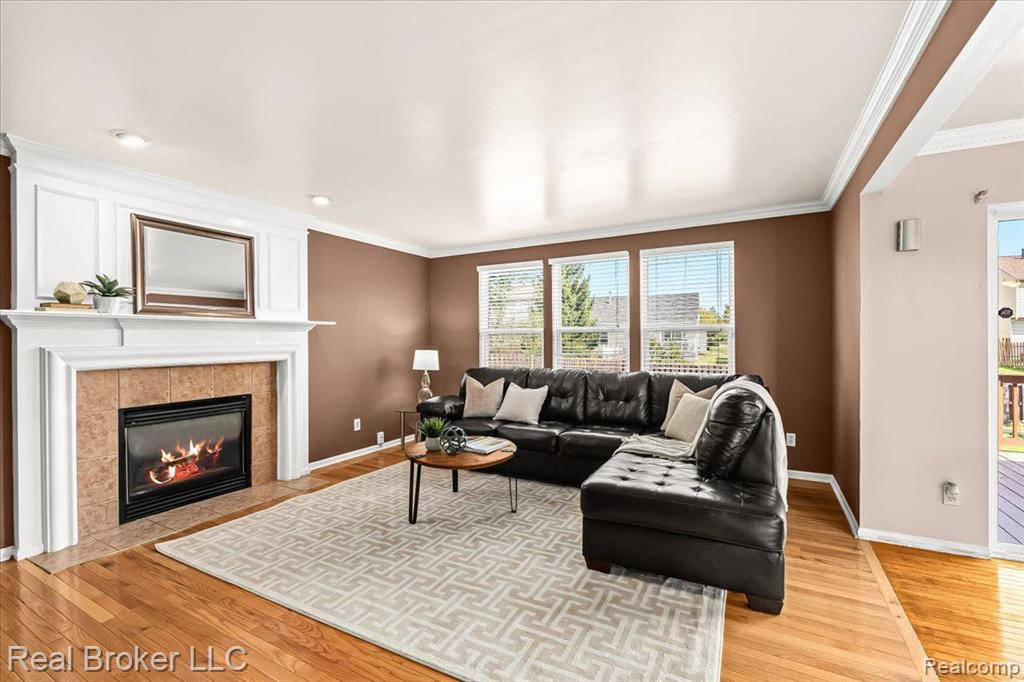 6399 OAKHURST Drive, Ypsilanti, MI 48197 — Photo 19