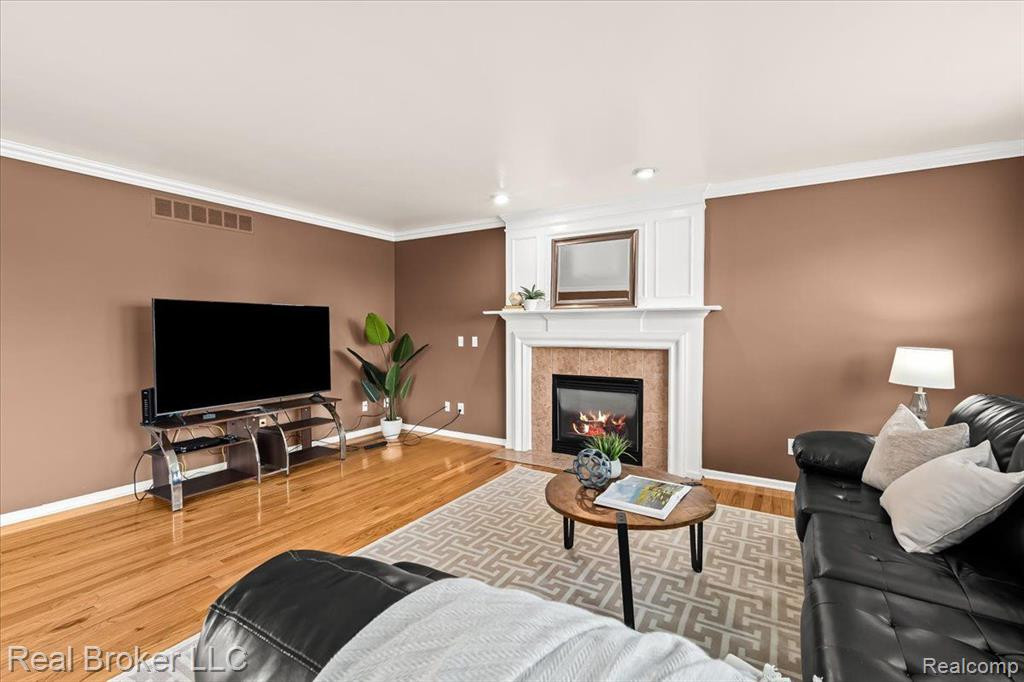 6399 OAKHURST Drive, Ypsilanti, MI 48197 — Photo 21