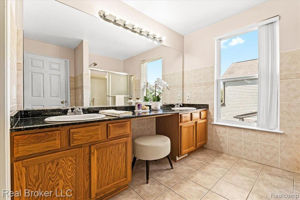 6399 OAKHURST Drive, Ypsilanti, MI 48197 — Photo 24