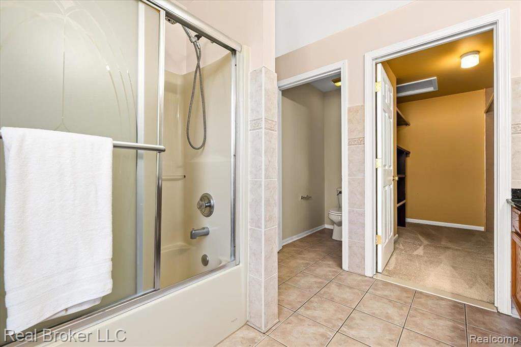 6399 OAKHURST Drive, Ypsilanti, MI 48197 — Photo 25