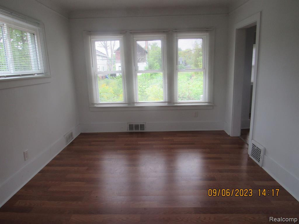 134 W NEVADA Street, Highland Park, MI 48203 — Photo 3