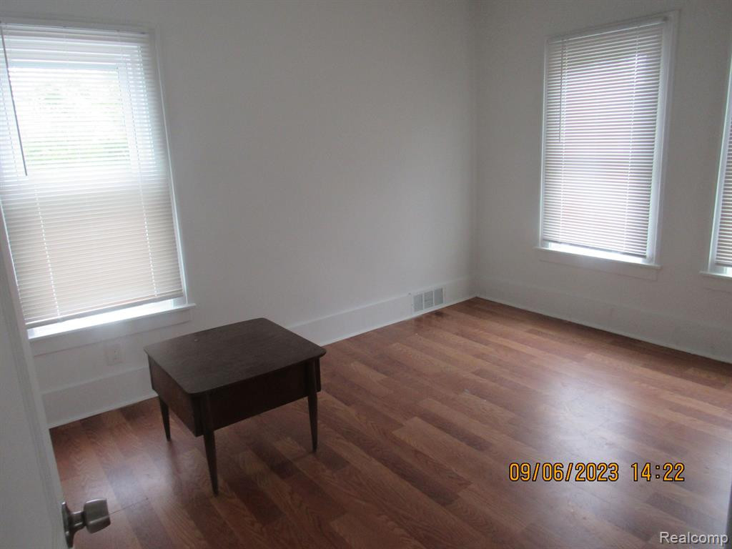 134 W NEVADA Street, Highland Park, MI 48203 — Photo 5