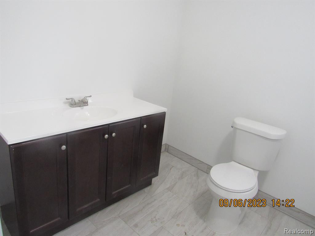 134 W NEVADA Street, Highland Park, MI 48203 — Photo 8