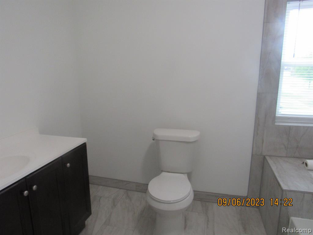 134 W NEVADA Street, Highland Park, MI 48203 — Photo 9