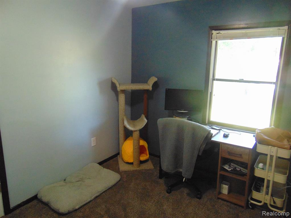 2352 WOODLAWN Street, Wolverine Lake, MI 48390 — Photo 19