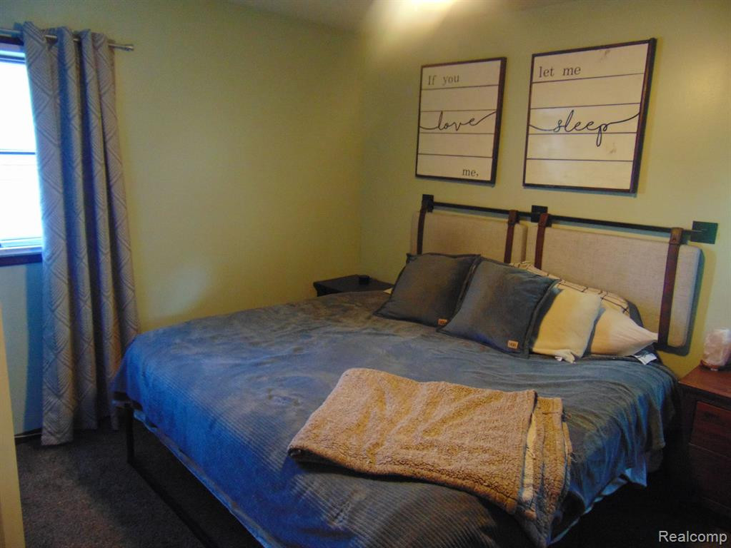 2352 WOODLAWN Street, Wolverine Lake, MI 48390 — Photo 20