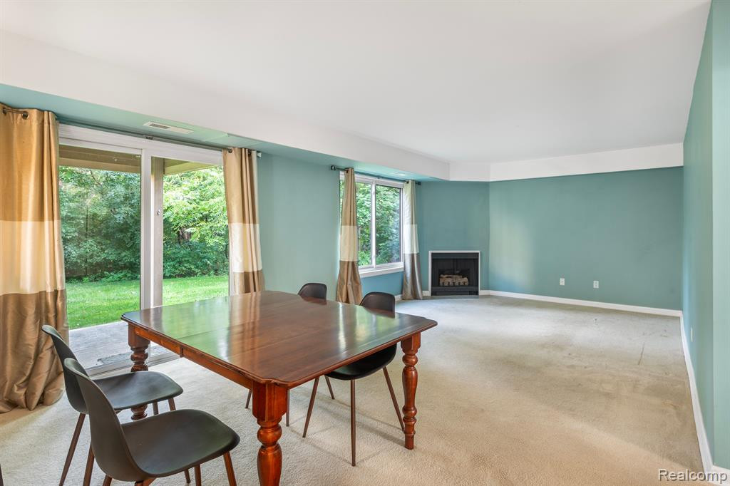 200 BRIARCREST Drive, 118, Ann Arbor, MI 48104 — Photo 2