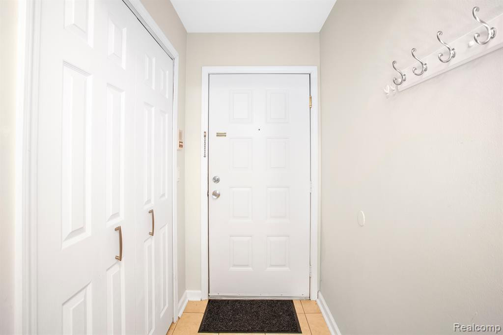 200 BRIARCREST Drive, 118, Ann Arbor, MI 48104 — Photo 10