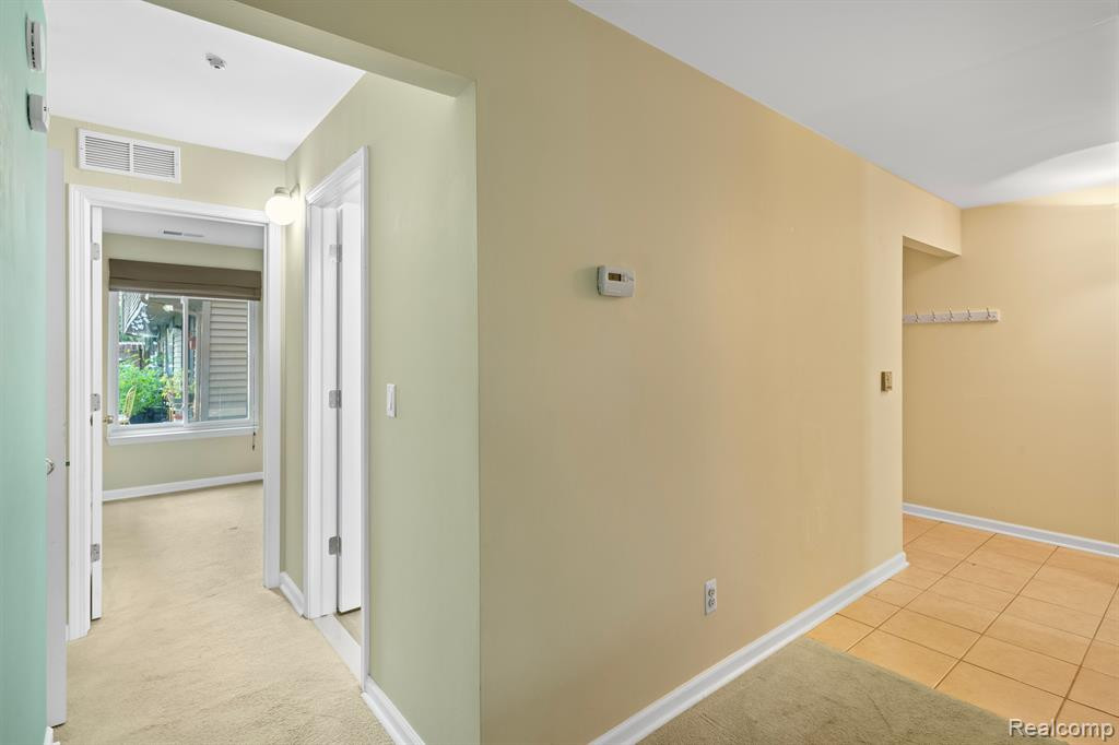 200 BRIARCREST Drive, 118, Ann Arbor, MI 48104 — Photo 15