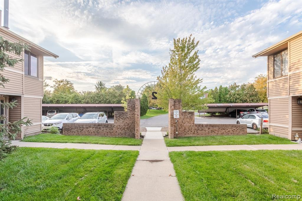 200 BRIARCREST Drive, 118, Ann Arbor, MI 48104 — Photo 18
