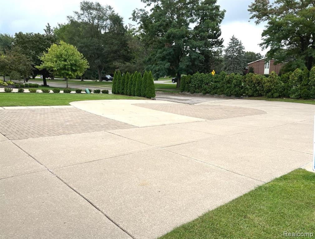 7980 BILLINGHAM Road, West Bloomfield, MI 48324 — Photo 3