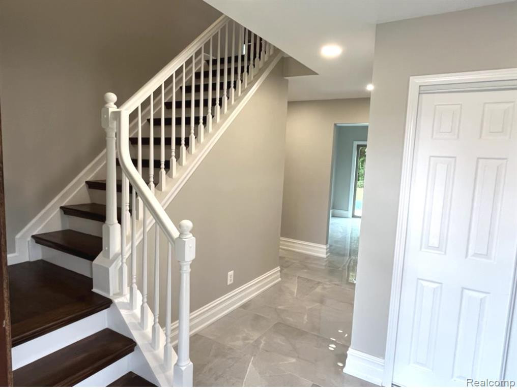 7980 BILLINGHAM Road, West Bloomfield, MI 48324 — Photo 4