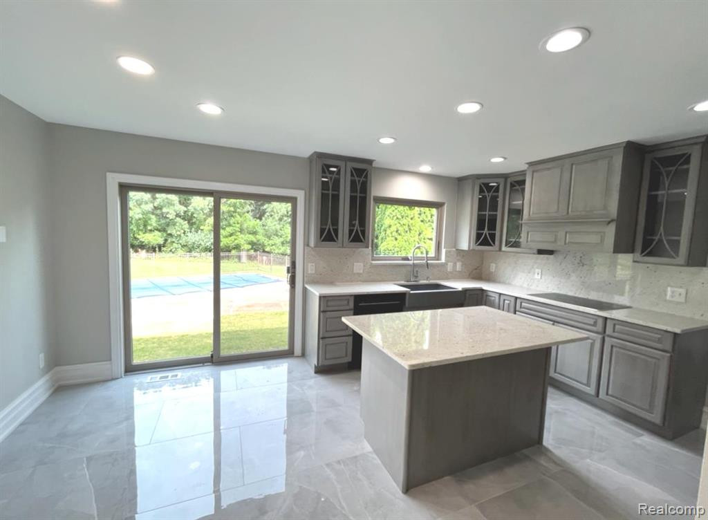 7980 BILLINGHAM Road, West Bloomfield, MI 48324 — Photo 6
