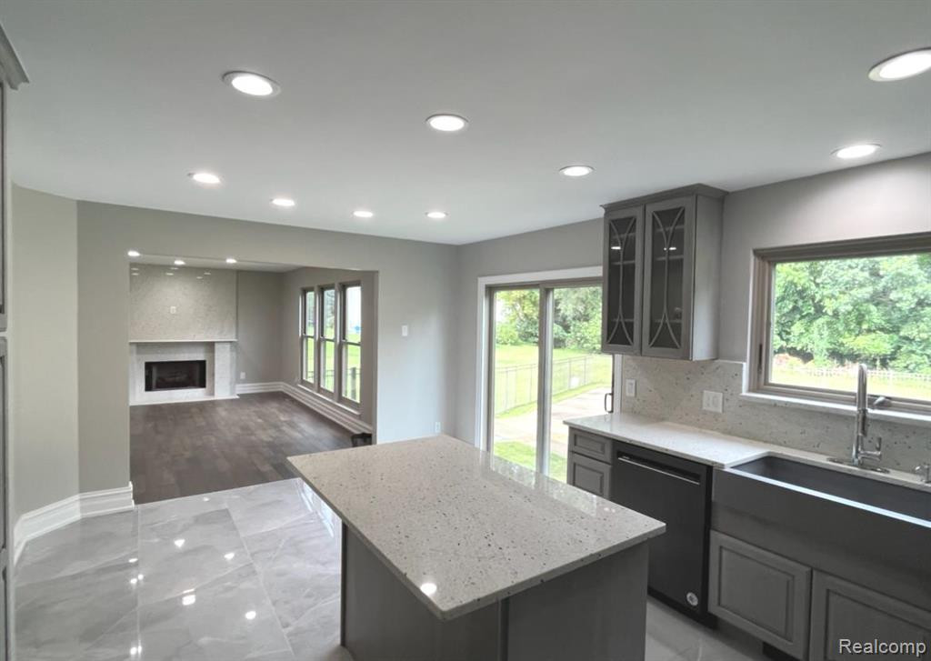 7980 BILLINGHAM Road, West Bloomfield, MI 48324 — Photo 8