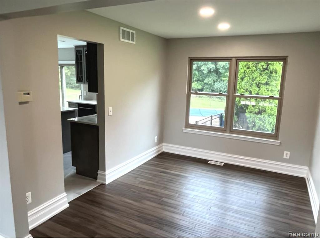 7980 BILLINGHAM Road, West Bloomfield, MI 48324 — Photo 10