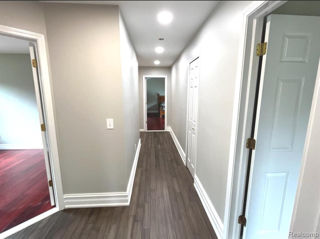7980 BILLINGHAM Road, West Bloomfield, MI 48324 — Photo 17