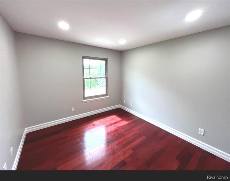 7980 BILLINGHAM Road, West Bloomfield, MI 48324 — Photo 22