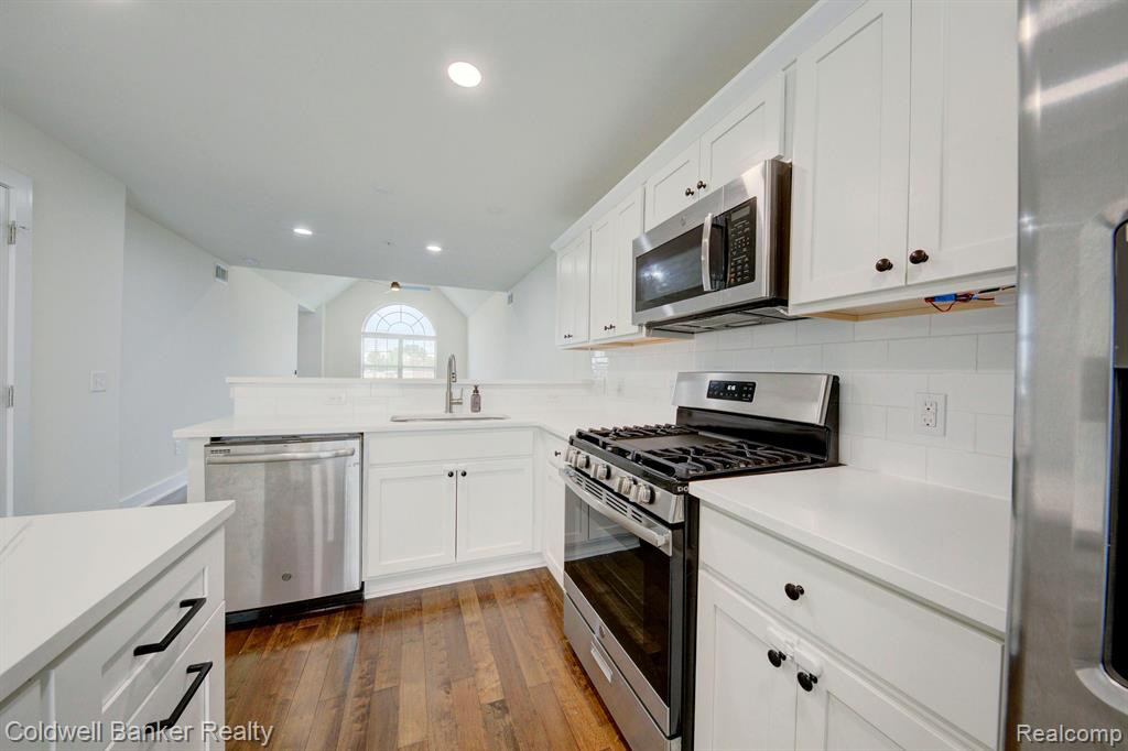 39675 SPRINGWATER Drive, Northville, MI 48168 — Photo 9