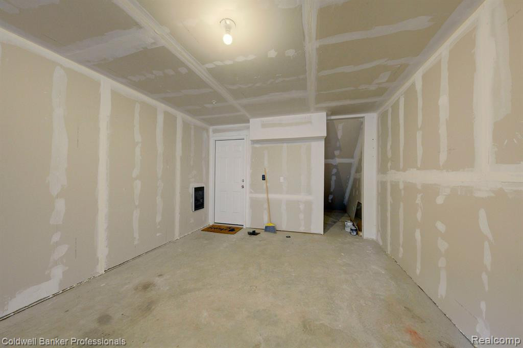 39675 SPRINGWATER Drive, Northville, MI 48168 — Photo 30