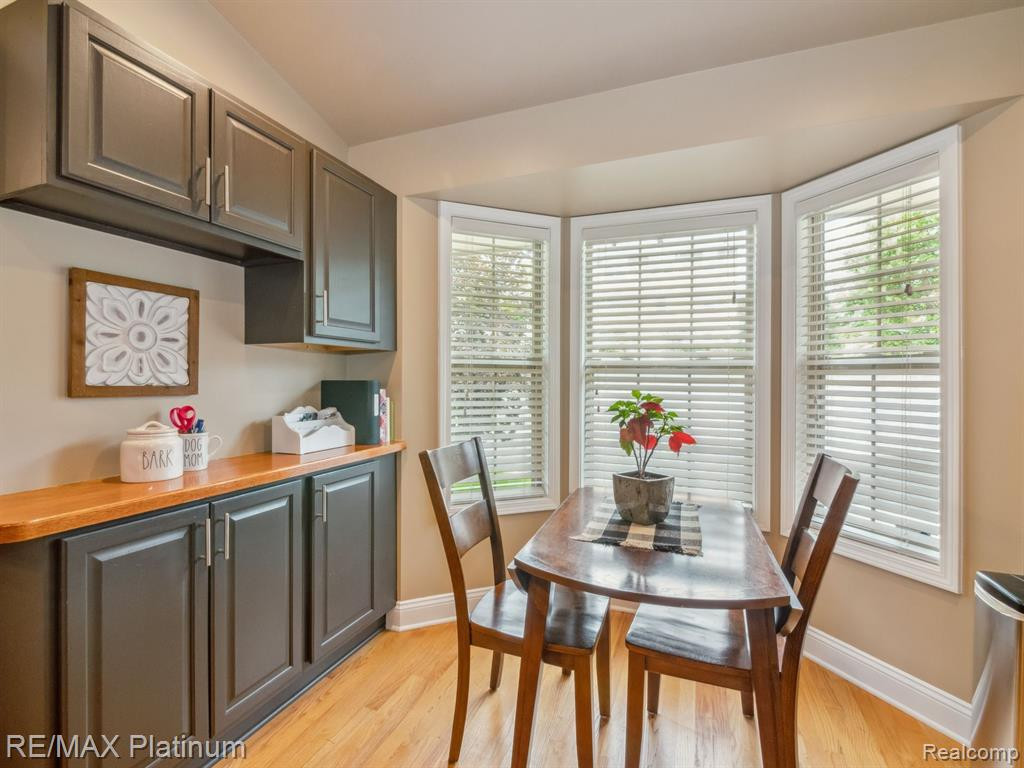 10142 Greenview Court, Goodrich Vlg, MI — Photo 12