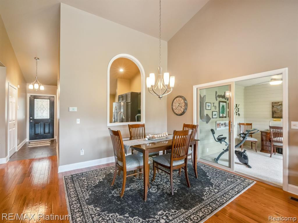 10142 Greenview Court, Goodrich Vlg, MI — Photo 14
