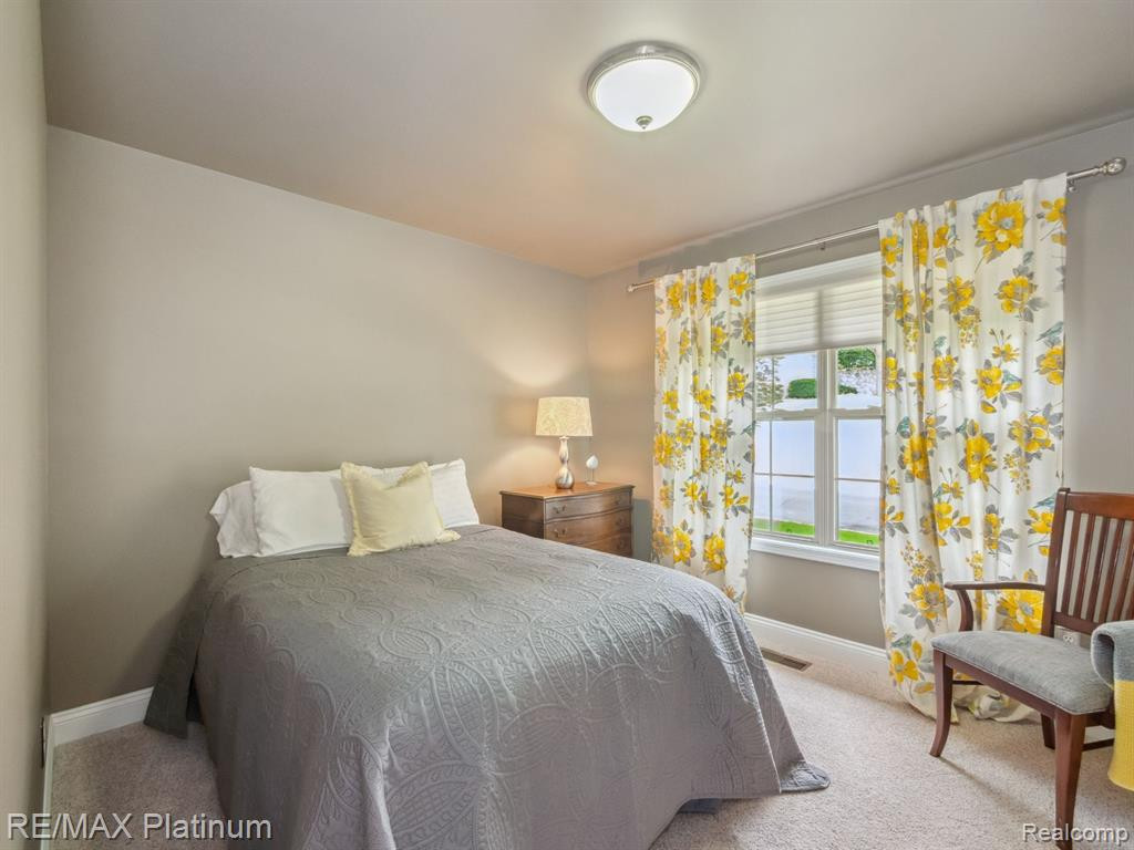 10142 Greenview Court, Goodrich Vlg, MI — Photo 21